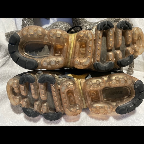 AUTHENTIC NIKE AIR VAPORMAX PLUS - Picture 6 of 12